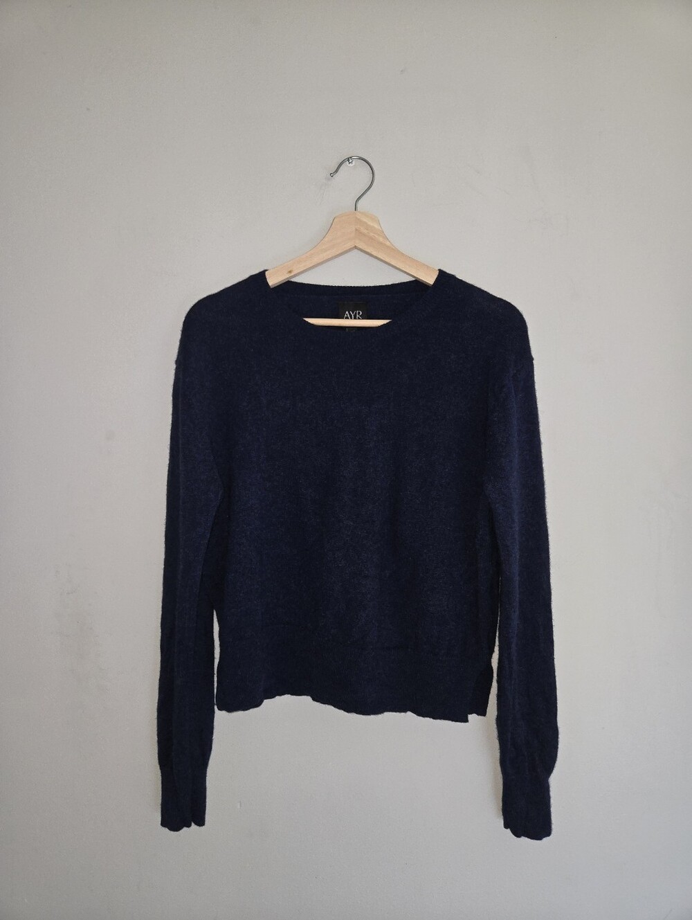 AYR 100% Cashmere Blue Crewneck Sweater L Quiet Luxury Old Money Career Coastal